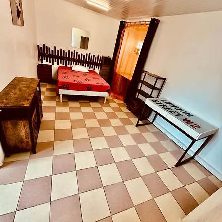 Studio Accommodation Domarin